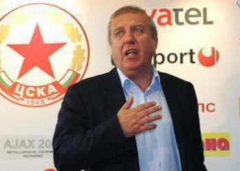 Извънредно: Новите собственици налагат намаляване на заплатите на ЦСКА София като треньор, атакуван от…