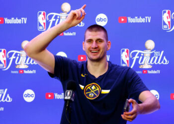 “Nuggets Dynasty in Jeopardy? NBA Insider Leaks Troubling Locker Room Rift”