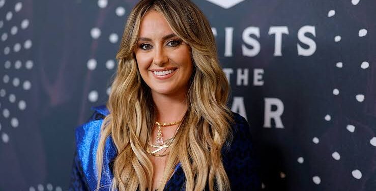 Just In:Lainey Wilson Rushed to the hospital in a critical condition