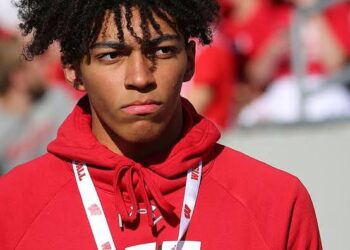 Huge Congratulations to Robert Booker of the Kentucky for winning the prestigious 2025 Oscar Rorbertson Trophy as he prepares to commit to Wisconsin in 2026…..