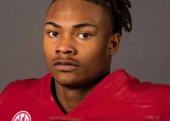 No. 1 Player in America Commits to Arkansas Razorback’s Football , Over  Tennessee, Wisconsin, and Illinois…..