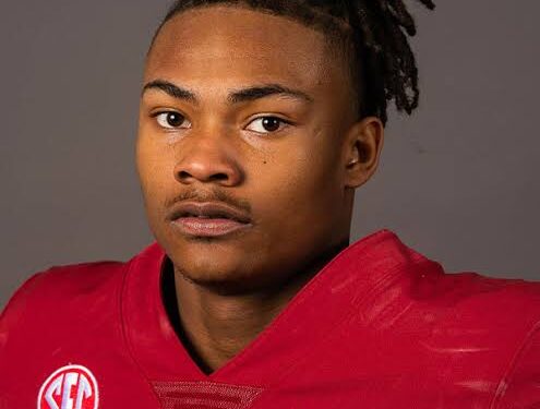No. 1 Player in America Commits to Arkansas Razorback’s Football , Over  Tennessee, Wisconsin, and Illinois…..