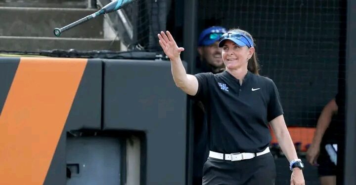 Kentucky softball closes out the season with a disappointing series at Texas |