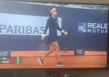 “Emma Raducanu Shocks Fans With Sudden Career Move –