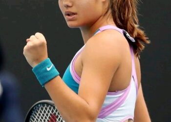 “Backlash Grows Against Emma Raducanu’s Media Silence – Fans Demand Answers”