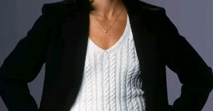 Unbelievable! Dawn Staley Named World’s Best Coach and Gets $8M Raise in Just One Month!