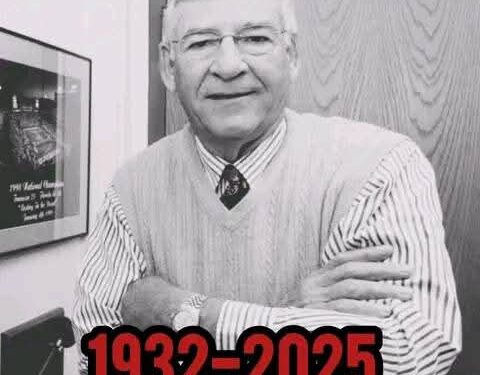 Legendary Tennessee Vols Coach Doug Dickey Dies at 91: A Titan of College Football Passes On read more details 👇👇