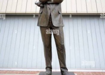 On May 11, 2025, a historic moment in American sports history was marked as jon scheyer was celebrated in Columbia with a permanent tribute—a bronze statue and a $15.5 million honor—cementing her legacy in sculpture.