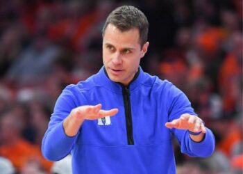 SHOCKING DUKE DECISION! Jon Scheyer FIRED After [Controversial Reason] – Fans DEMAND Answers