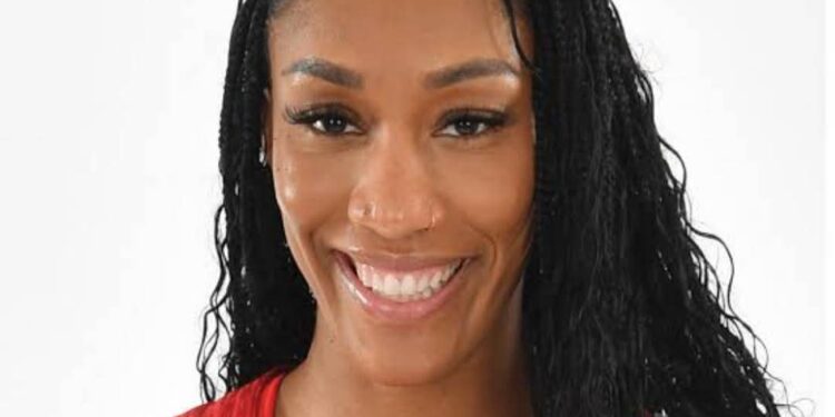 “A’ja Wilson Stuns Basketball World with $15M Game-Changing Gift to South Carolina! Dawn Staley Reacts!