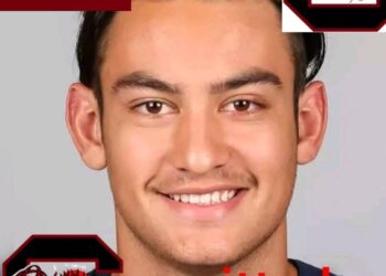 “Gamecocks Land a Game-Changer: Chris Henry Commits to South Carolina! Over Alabama and Georgia Read more…