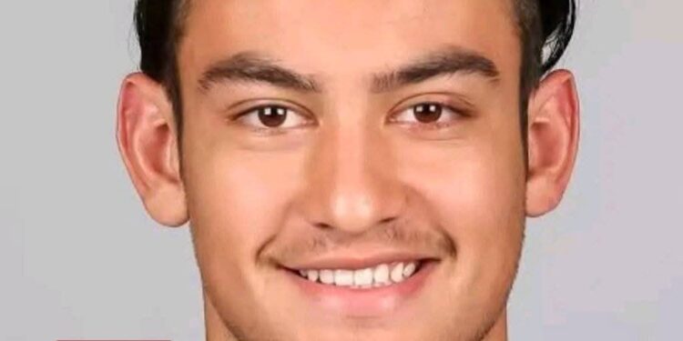 “Gamecocks Land a Game-Changer: Chris Henry Commits to South Carolina! Over Alabama and Georgia Read more…