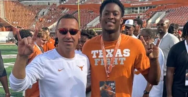 Texas longhorns land’s another monster giant beast DL class of 2026 who decommits from Arkansas and flips his energy and commitment to Texas longhorns🤘🤘