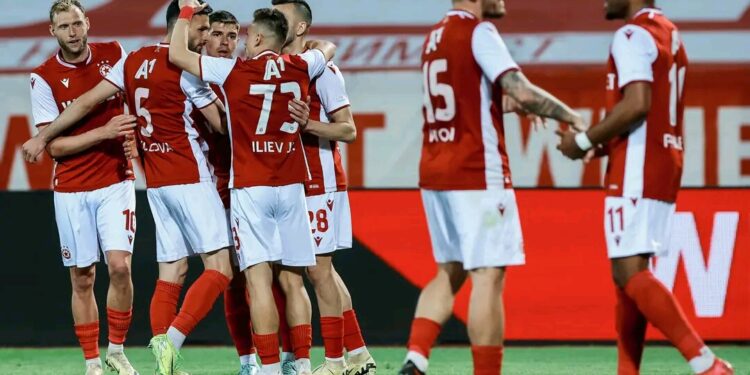 ГОООООЛ! Йоанис Питас е точен от дузпа в 58-мата минута! 3:0 за ЦСКА! ❤️❤️❤️ Вижте още: 👇