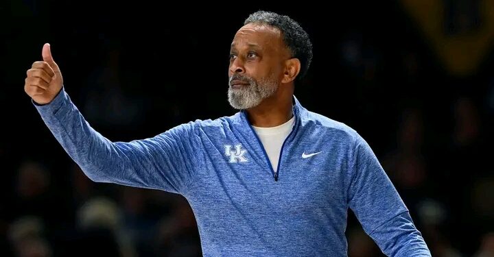 “Shocking NCAA Deal: Kentucky Wildcats Icon Sparks Outrage with Record-Breaking Contract –