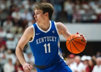 “Mark Pope Finally Breaks Silence on Travis Perry’s Shocking Exit – His Comments Leave Fans Divided!”