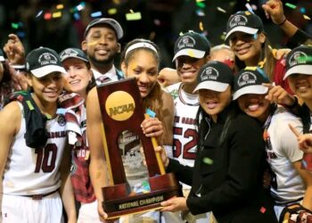 “Drama Erupts in SEC! Ashlyn Watkins Sidelined by South Carolina as LSU Sends Fiery Message to Coach Dawn Staley and Her Squad!”