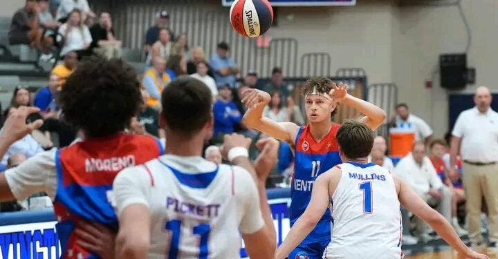 “Kentucky’s Freshman Malachi Moreno Shocks Fans with Double-Double —