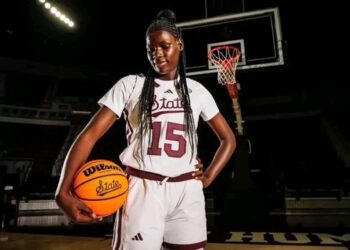 “Coach Dawn Staley’s Shocking New Recruit Sends Ripples Through Women’s Basketball —