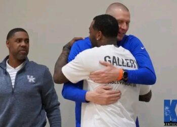 Mark Pope Stunned by John Wall’s Incredible Surprise for Kentucky Basketball — Fans Go Wild! “More Than a Gift — It’s a Power Move” — BBN Explodes as Wall Shows Up With a Jaw-Dropping Million-Dollar…