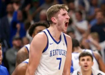 BREAKING NEWS: Kentucky Wildcats Star Andrew Carr Inks Historic $45 Million Powerade Deal, Donates $18 Million to Team Program and $4.8 Million to Orphanage, Cementing His Impact On and Off the…