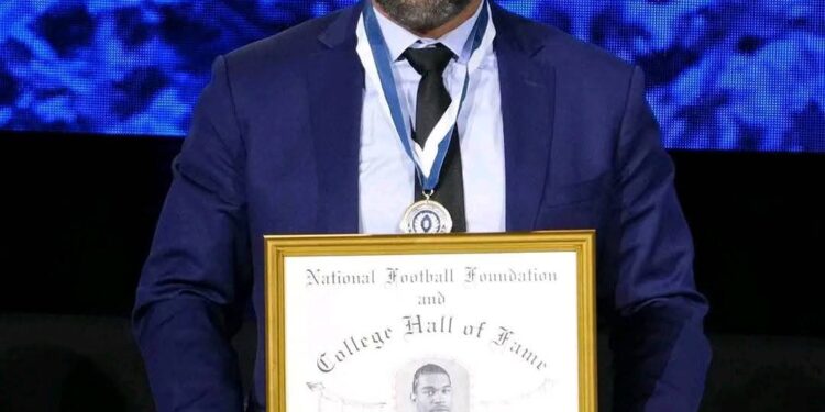 Congrats to Julius Peppers on being officially inducted into the NFFNetwork College Football Hall of Fame .. READ FULL DETAILS HERE👉