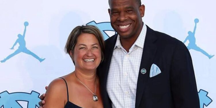 ESPN REPORT: UNC Basketball Hubert Davis Shocks the Nation — Donates Entire $22.2M to North Carolina Stadium Project: “UNC Pride Lives in Me Forever”  In an unprecedented move that has sent shockwaves through the sports world, Hubert Davis, head coach of the University of North Carolina…..Read More