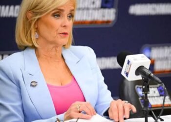 EXCLUSIVE: Kim Mulkey Announces Wedding Date & Venue in Emotional LSU Team Meeting—Details Inside!… See More: