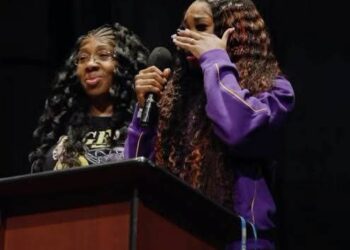 BATON ROUGE, LA — LSU Tigers women’s basketball player Aneesah Morrow was overcome with emotion Thursday night, breaking down in tears after earning the coveted Pericous Maxwell Award for Excellence and……