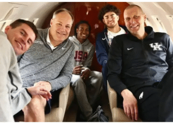 “Behind the Scenes of Kentucky’s Bold Move That’s Shaking Up Team USA Camp”  Mark Pope, Jasper Johnson, and Malachi Moreno aren’t just showing up — they’re standing out. From elite performances to quiet recruiting moves, Kentucky’s rising stars are quietly rewriting the script and signaling a seismic shift coming to Rupp Arena….