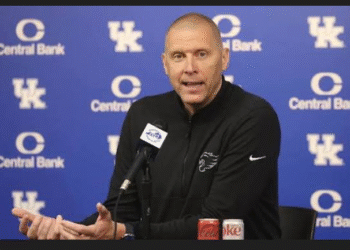 Mark Pope Struggles to Bring Andrija Jelavic to Kentucky – Fans Demand Answers!”