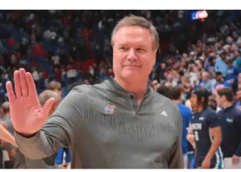 “Kansas Barely Escapes Embarrassment as UNC Wilmington Nearly Spoils Bill Self’s 800th Win”