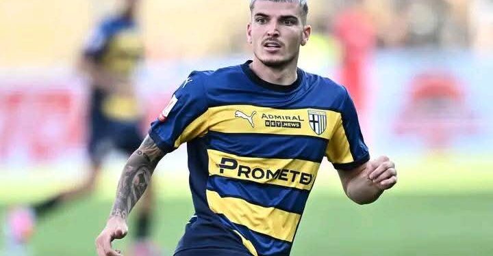 Главният изпълнителен директор на Левски Даниел Боримиров напусна България, за да финализира преговорите с потенциален трансферен играч. Пълни подробности👇👇