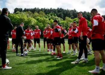 КРИЗА: Ултрасите на ЦСКА щурмуваха тренировъчната база след катастрофална загуба