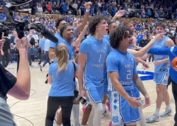 “Fans Outraged: Referee Suspended After Blowing Crucial Calls in Explosive Missouri  – North Carolina Showdown!”