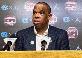 SHOCKING Turn of Events: UNC Coach Hubert Davis Hints at MAJOR Moves — 3 Superstar Names in the Mix!