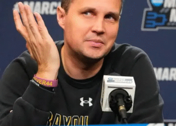 Shocking Shake-Up: North Carolina Tar Heels Dismiss Hubert Davis, Bring in Will Wade as New Head Coach!