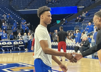 “Cavs Take a Risk: Former Kentucky Star Jaxson Robinson Signs Questionable Exhibit 10 Deal”