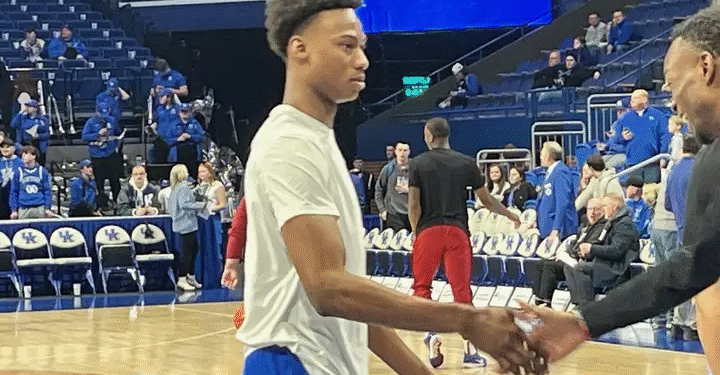 “Cavs Take a Risk: Former Kentucky Star Jaxson Robinson Signs Questionable Exhibit 10 Deal”