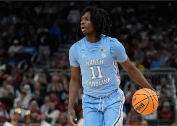 “Top Freshman Guard Snubs Duke, Bama, and A&M – Shocks Everyone by Recommitting to UNC!”