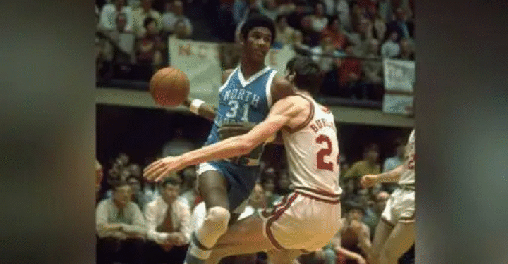 UNC Mourns the Loss of Bill Chamberlain, Second Black Player in Program History, at Age 75…