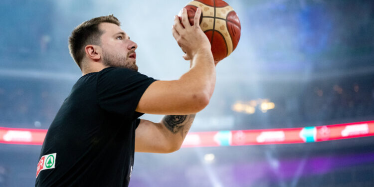 North Carolina head coach Hubert Davis reveals details of trade deal to sign world class wide guard….