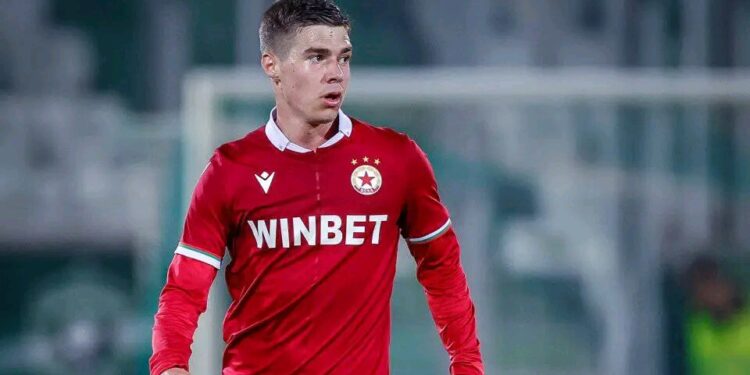 ЦСКА София се страхува да не загуби Станислав Шопов безплатно на фона на интереса на Борнемут