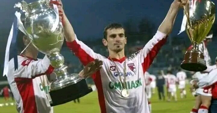 🎉La mulți ani, Cosmin Bărcăuan la 47 de ani! ⚪️🔴COSMIN BĂRCĂUAN, are două perioade în Ștefan cel Mare, 2002-2004 și 2005-2006, 59 de meciuri jucate și 17….