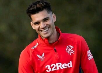 CUTREMUR ÎN FOTBALUL ROMÂNESC: Ianis Hagi ȘOCHEAZĂ FANII cu un Contract pe 7 Ani la FCSB — O Întoarcere care Schimbă Totul!