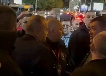 Фенове на ЦСКА поискаха оставката на Керкез, но като разбраха какво е казал Бойко Величков стана страшно