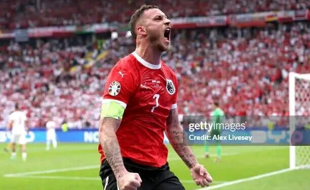 𝐄𝐓𝐎 НИ! Левски София се договори за подписа на Марко Арнаутович като свободен агент 🟢⚪️🇩🇰  Постигнато е споразумение за едногодишен договор, медицинските прегледи вече текат, тъй като Марко Арнаутович е приел трансфера в Левски София 🤝🏻  Ново начало за Марко Арнаутович след опита му в Сръбската лига ✨