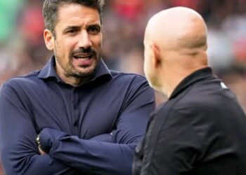 Хулио Веласкес е повикан в националния отбор, за да замени Илиян Илиев след две поредни загуби