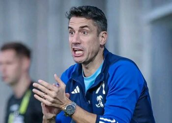 СПЕШНО ХУЛИО ВЕЛАСКЕС бе откаран в болница снощи, което предизвика страх и спекулации от страна на лекарите