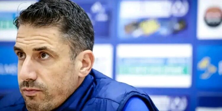 Хулио Веласкес публикува списък с играчи, които Левски София трябва да подпише през лятото, за да спечели титлата през следващия сезон и да започне да се представя в Европа, номер 3 в списъка ще ви шокираНаучете повече на 👇 👇 👇